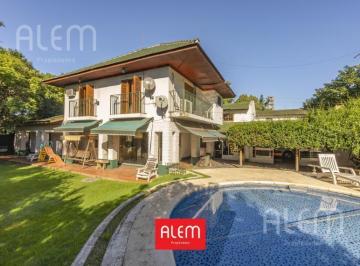 Casa · 435m² · 7 Ambientes · 4 Cocheras · Casa en Venta en Lomas de Zamora Oeste