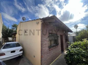 Casa · 140m² · 3 Ambientes · 2 Cocheras · Casa en Venta en Los Hornos