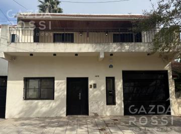 Casa · 375m² · 3 Ambientes · 2 Cocheras · Casa en Venta