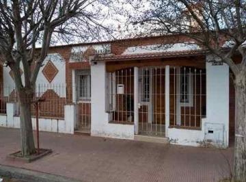 Casa · 100m² · 4 Ambientes · 1 Cochera · Venta Casa Barrio Los Naranjos Apta Credito