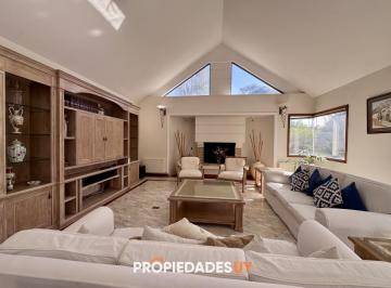 Foto1 · En Alquiler Maravillosa Casa en Zona San Rafael, Cuenta con Ambientes Amplios y Luminosos.