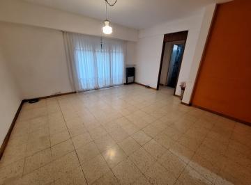 Departamento · 60m² · 3 Ambientes a La Calle con Balcòn - Expensas Incluìdas