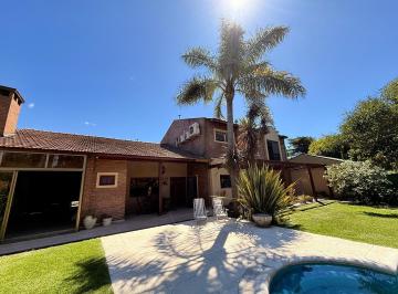 Casa · 309m² · 7 Ambientes · 5 Cocheras · Casa en Venta en Villa Elisa con Parque y Pileta