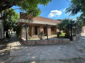 Casa · 159m² · 6 Ambientes · 1 Cochera · Casa Sobre Av Don Bosco