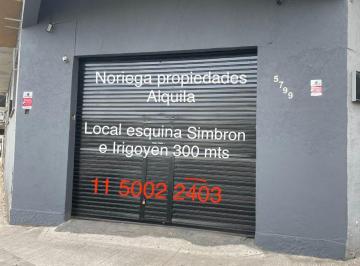 Bodega-Galpón , Villa Real · Galpon en Alquiler 290 m en Esquina, 1 Planta Entrada de Pickup Villa Real