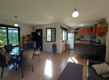 Casa · 95m² · 4 Ambientes · 2 Cocheras · La Calera Casa en Una Planta con 2 Dorm. Patio y Pileta
