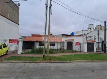 Bodega-Galpón · 105m² · Depósito Galpón en Alquiler en Lomas de Zamora, G. B. a. Zona Sur, Argentina