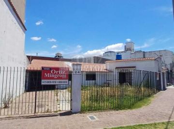 Bodega-Galpón · 105m² · Depósito Galpón en Alquiler en Lomas de Zamora, G. B. a. Zona Sur, Argentina