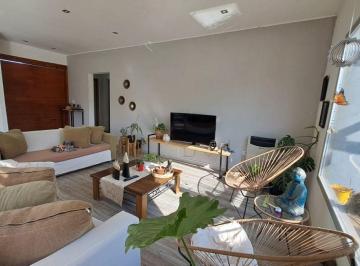 Casa de 7 ambientes, Las Compuertas · Casa con 3 Dorm. en Venta, 1600 m² de Terreno, Las Compuertas