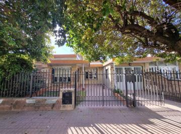 Casa de 6 ambientes, Córdoba · Casa en Venta de 4 Dorm. B° Deán Funes