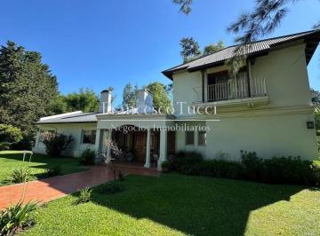 Casa · 244m² · 5 Ambientes · 2 Cocheras · Casa en Venta/ Alquiler 5 Ambientes en El Country La Tradición