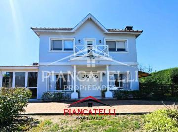 Casa · 150m² · 5 Ambientes · Casa en Venta con 4 Ambientes en Barrio Cerrado Haras María Eugenia