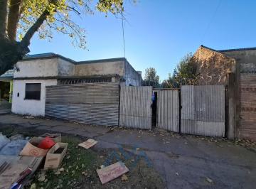 Casa · 171m² · Casa 2 Habitaciones en Bombero Voluntario Vicente Senzabello Al 400, Florencio Varela, Buenos Aires