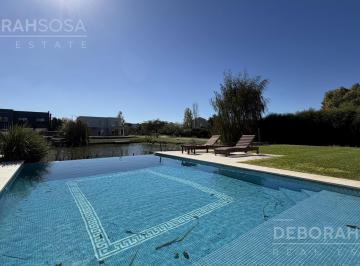 Casa · 197m² · 4 Ambientes · 5 Cocheras · Casa en Venta Al Agua El Cantón - Escobar