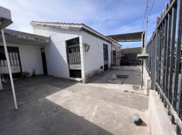 Casa de 6 ambientes, Salta · Casa en Venta en Intersindical, 4 Dorm., 250 m² de Terreno