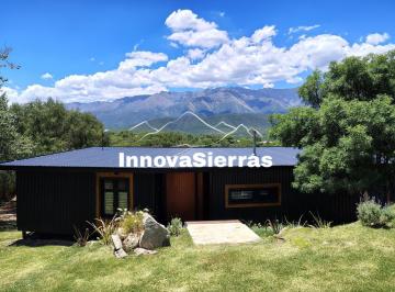 Casa · 148m² · 5 Ambientes · 1 Cochera · Venta Casa Moderna con Pileta y Vista Infinita a Las Sierras, Entorno Exclusivo | Villa de Las Rosas