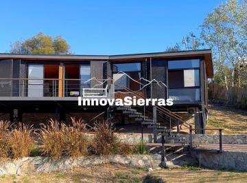 Casa · 148m² · 5 Ambientes · 1 Cochera · Venta Casa Moderna con Pileta y Vista Infinita | Entorno Ideal | Villa de Las Rosas | Traslasierra