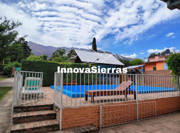 Casa · 250m² · 10 Ambientes · 4 Cocheras · Casa con Piscina 2 Departamentos Turísticos Sobre Ruta 14 | Los Hornillos | Vista a Las Sierras