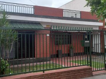 Casa · 200m² · 4 Dormitorios · Casa en Capital