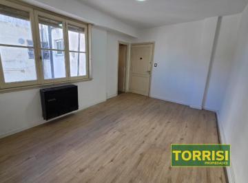 Departamento · 32m² · 2 Ambientes · Alquiler 2 Amb C/balcón 35 m² - Av Caseros 2900 P. Patricios