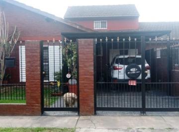 Casa · 120m² · 4 Ambientes · 1 Cochera · Casa en Barrio Coprovi