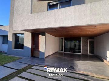 Casa · 320m² · 7 Ambientes · 2 Cocheras · Casa Venta 4 Dorm Villa Altabe Rcia