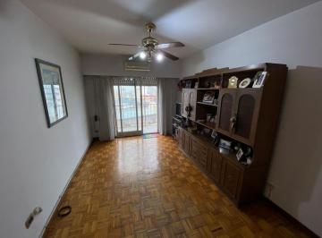 Departamento de 3 ambientes, Avellaneda · Excelente Departamento de 60 m² con 2 Dorm. y Balcón en Avellaneda