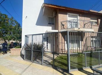 PH · 90m² · 4 Ambientes · 1 Cochera · Alquiler Duplex 3 Dorm Rincon de Emilio Neuquen