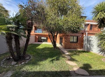 Casa · 281m² · 5 Ambientes · 2 Cocheras · Gran Casa 5 Ambientes a Estrenar en Ciudad Jardin