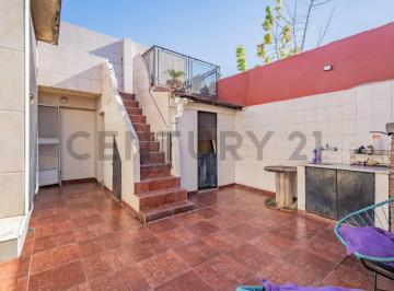 Casa · 93m² · 3 Ambientes · 1 Cochera · Venta Casa 3 Ambientes con Cochera, Patio y Terraza - Acepta Permutas