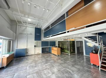 Local comercial · 92m² · Amplio Local a La Calle con Entrepiso