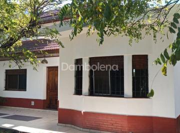 Quinta vacacional · 130m² · 4 Ambientes · 1 Cochera · Casa Quinta en Alquiler en Paso del Rey, Moreno