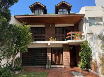 Casa · 225m² · 5 Ambientes · 2 Cocheras · Casa en Ramos Mejía Norte
