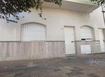 Frente · Casa - La Capital