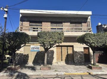 PH · 120m² · 3 Ambientes · PH 3 Amb. con Local y Fondo en Venta Villa Luzuriaga en Villa Luzuriaga