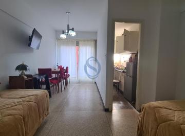 Departamento · 28m² · 1 Ambiente · Alquiler 24 Meses - Departamento Monoambiente a La Calle con Balcón Saliente Amoblado - Falucho 2364