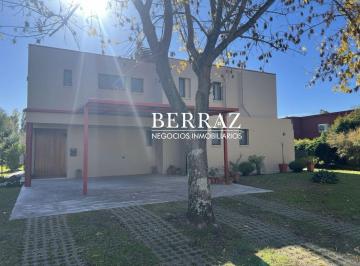 Casa · 183m² · 4 Ambientes · 2 Cocheras · Casa Venta 3 Dorm. Barrio Los Eucaliptos Lote de 734 m² Haras Santa Maria, Escobar