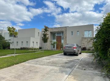 Casa · 1532m² · 7 Ambientes · Casa Venta de 480 m² - 7 Ambientes - Haras Santa Maria - Escobar
