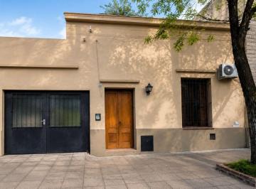 Casa de 3 ambientes, Campana · “casona con Amplio Lote en Pleno Centro de Campana– Ideal Uso Comercial”