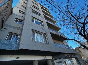 Departamento de 3 ambientes, Cipolletti · Hermoso Departamento de 2 Dorm. con Dos Cocheras