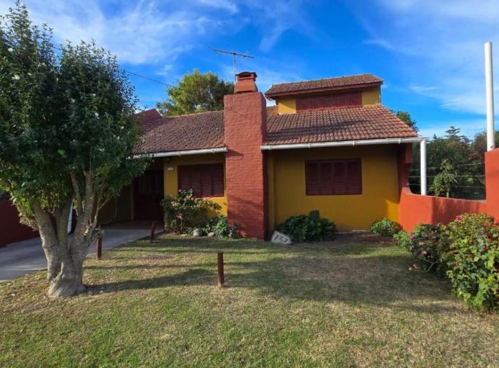 Casa · 110m² · 5 Ambientes · 1 Cochera