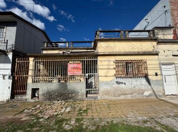 YAR-YA1-16311_2 · Casa 3 Ambientes. | Olavarria 3382