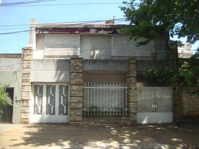 Casa · 300m² · 4 Ambientes · 4 Cocheras