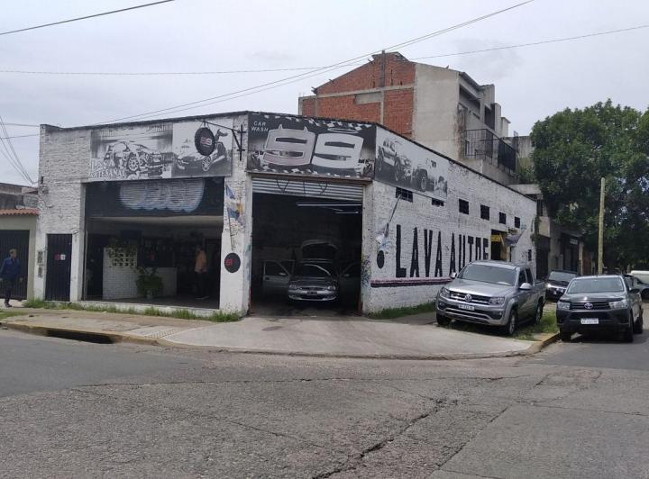 Local comercial · 241m²