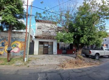 YAR-YA1-25900_2 · Casa 5 Ambientes. | Iribarren 3104