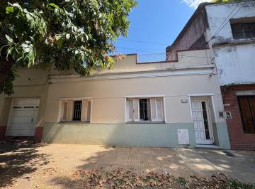 YAR-YA1-28899_2 · Casa 4 Ambientes. | Fernández de Oliveira 3215
