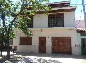 Casa · 173m² · 10 Ambientes · 1 Cochera · Casa - Lanús Oeste