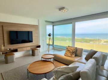Departamento · 160m² · 5 Ambientes · 1 Cochera · Apartamento en Alquiler en Punta del Este