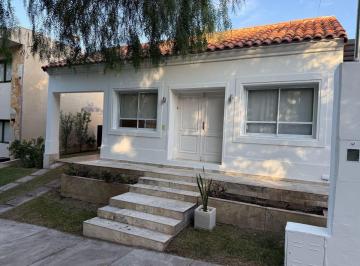 Casa de 4 ambientes, Ciudad de Mendoza · Barrio Privado Dalvian Casa en Venta