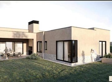 Casa de 6 ambientes, El Challao · Casa en Venta en Mendoza Norte 3 Habitaciones en Una Planta